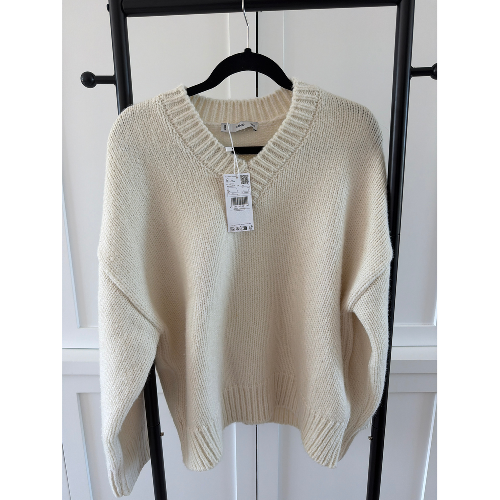 Mango Cream V-Neck Knit Sweater New With Tags in White - Picture 1 of 2